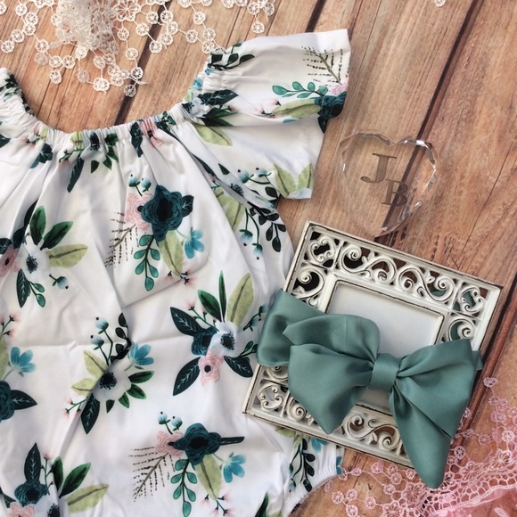 Boutique Baby Girl Romper & Head Wrap - Picture 4 of 4